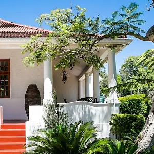 5-camp-street-guesthouse-self-catering.hotels-capetown.com/